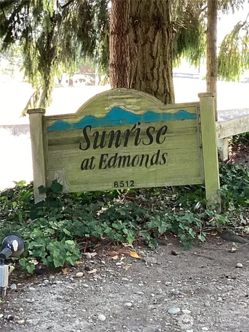 $2,395 | 8512 242nd Street Southwest, Unit 4, Edmonds, WA 98026