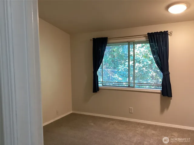 a view of empty room with window
