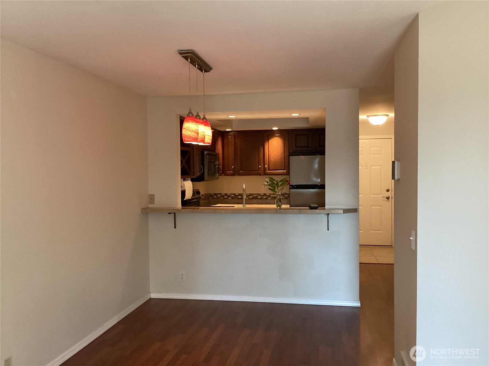 8512 242nd Street Southwest, Unit 4 Edmonds, WA 98026 - Photo 9 of 37