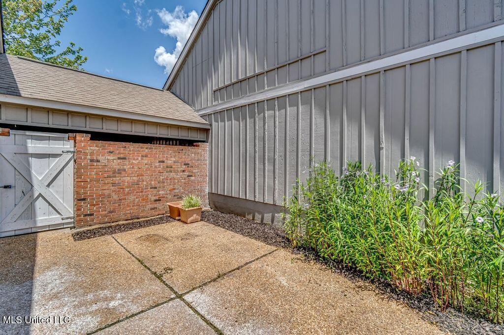 114 River Place Jackson, MS 39211 - Photo 13 of 13 Courtyard RP