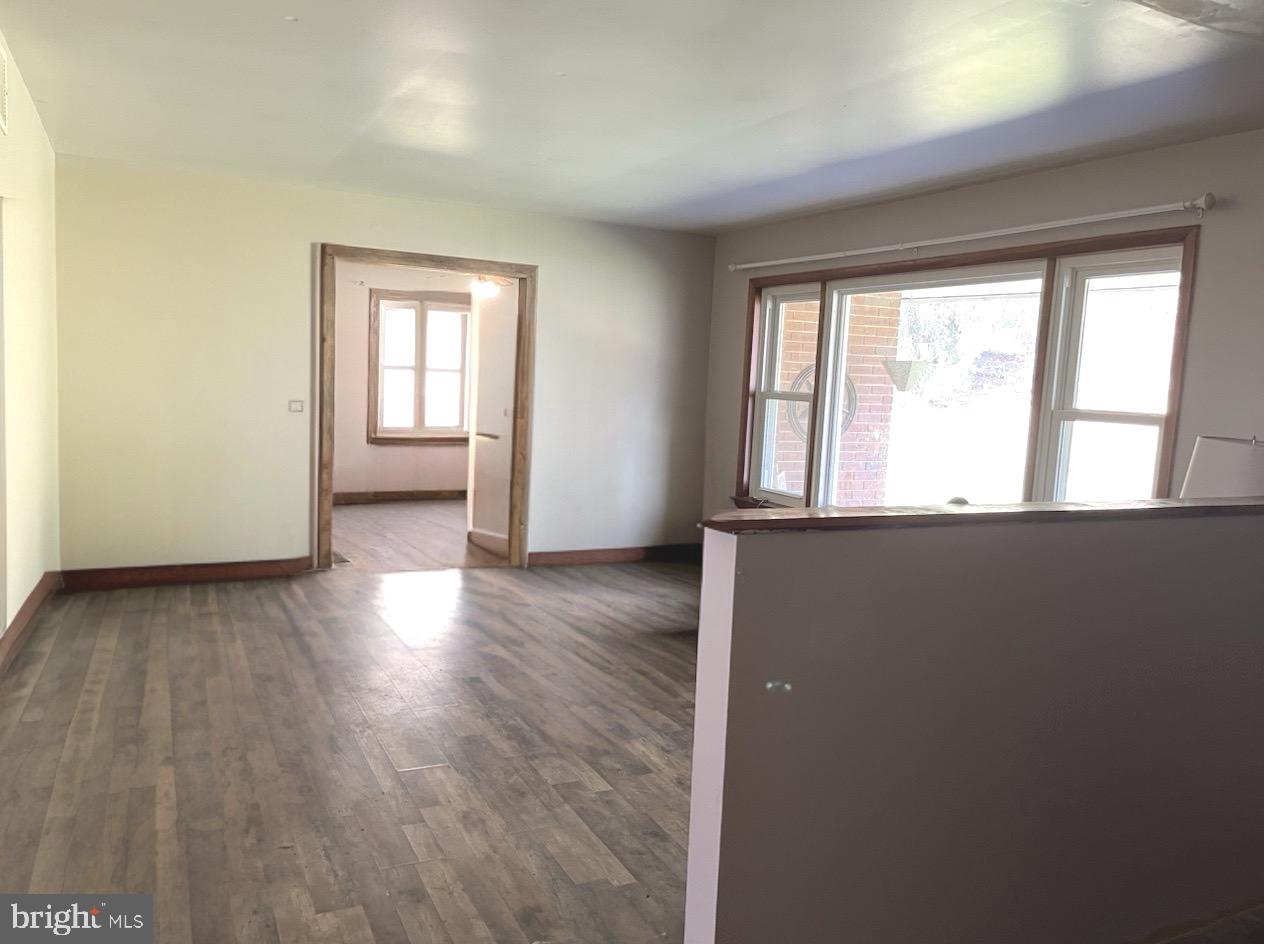 909 Emory Church Road Upperco, MD 21155 - Photo 3 of 13 Living room