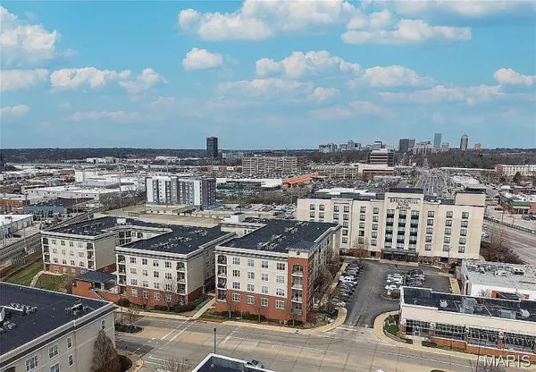 $279,900 | 1251 Strassner Drive, Unit 2404, St. Louis, MO 63101