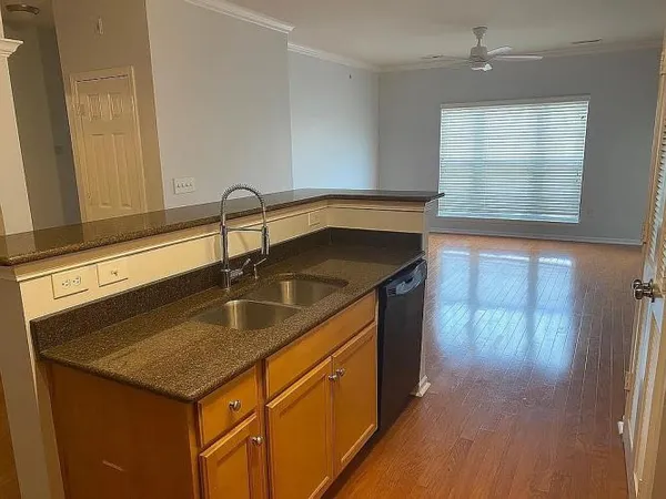 $279,900 | 1251 Strassner Drive, Unit 2404, St. Louis, MO 63101