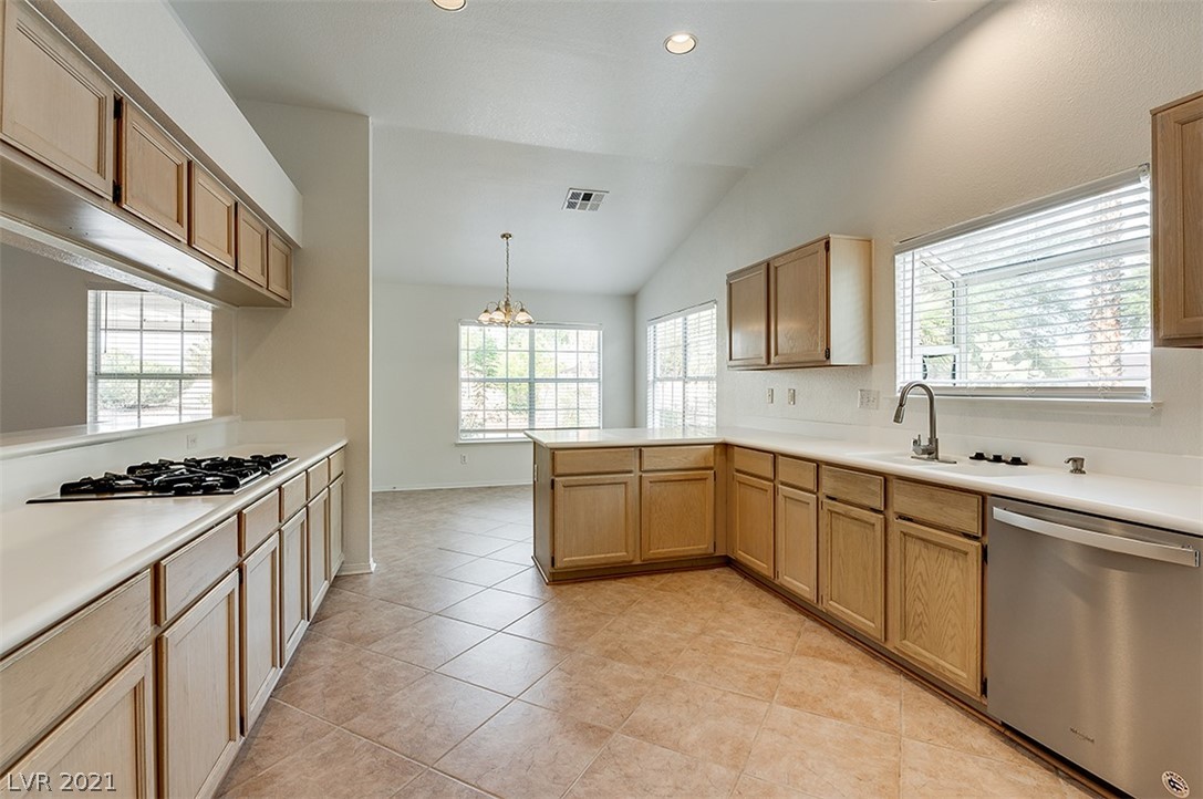 5252 Saranac Road Las Vegas, NV 89130 - Photo 8 of 35 Gallery Image 8