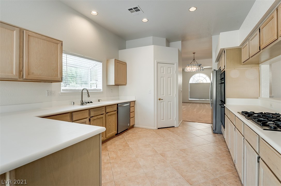 5252 Saranac Road Las Vegas, NV 89130 - Photo 9 of 35 Gallery Image 9