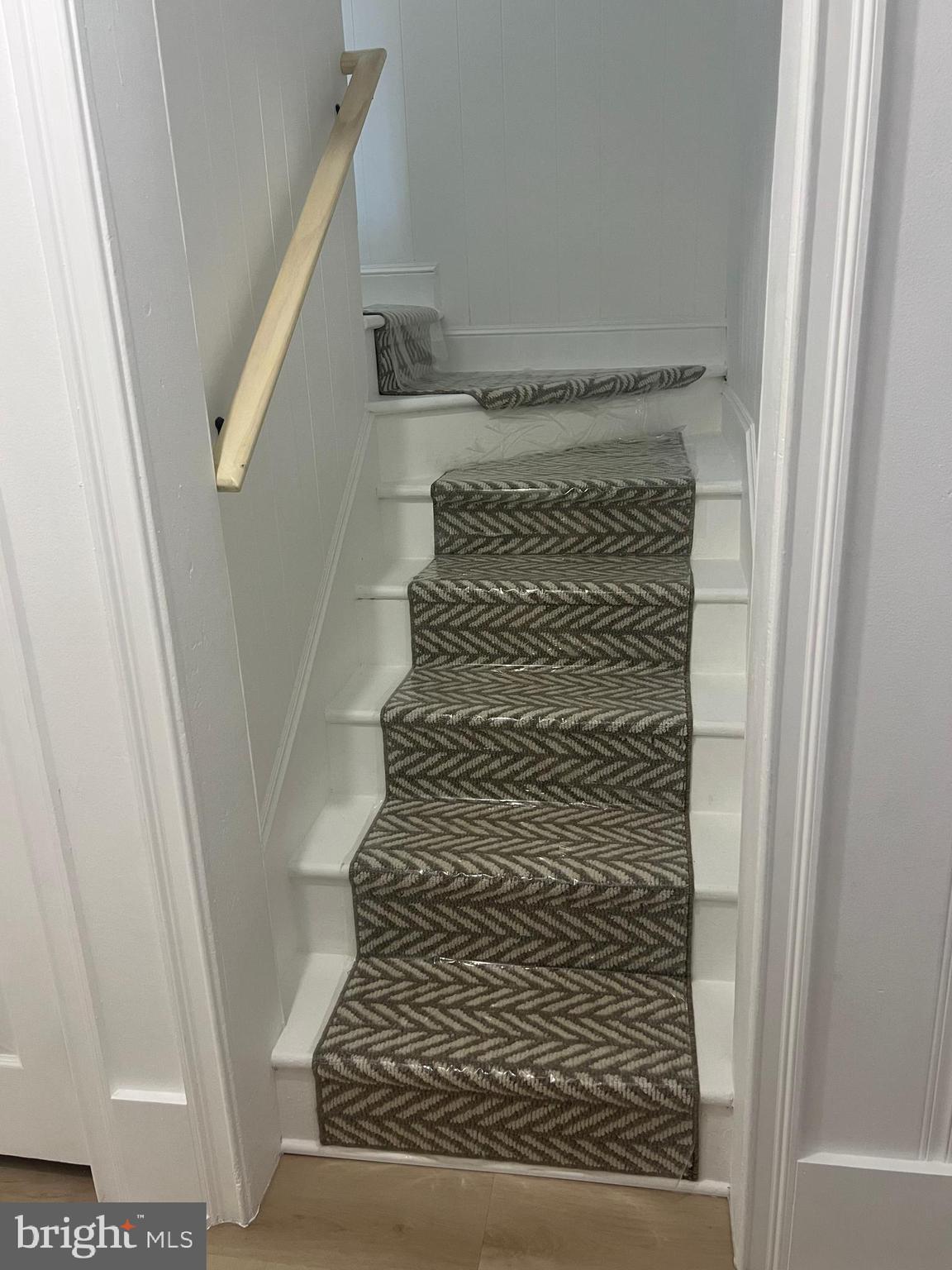 18903 Orchard Terrace Road Hagerstown, MD 21742 - Photo 33 of 43 Turning Stairs lead to the Bedroom upper level