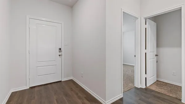 $279,490 | 901 Barton Drive, Ennis, TX 75119