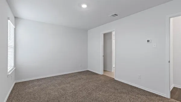 $279,490 | 901 Barton Drive, Ennis, TX 75119
