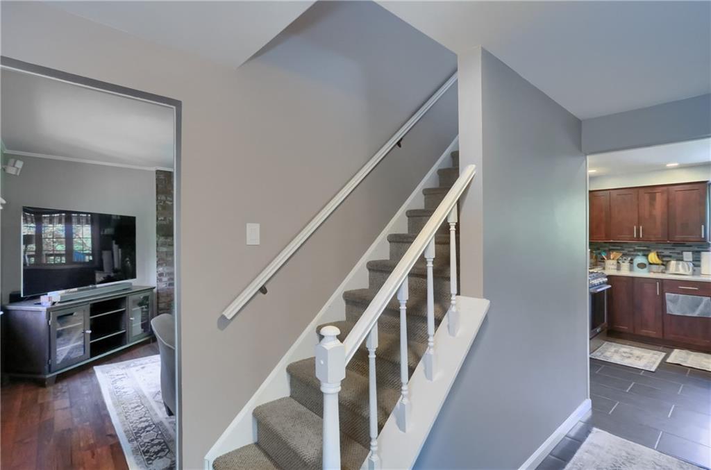 1737 Beaver Grade Road Coraopolis, PA 15108 - Photo 3 of 46 Gallery Image 3