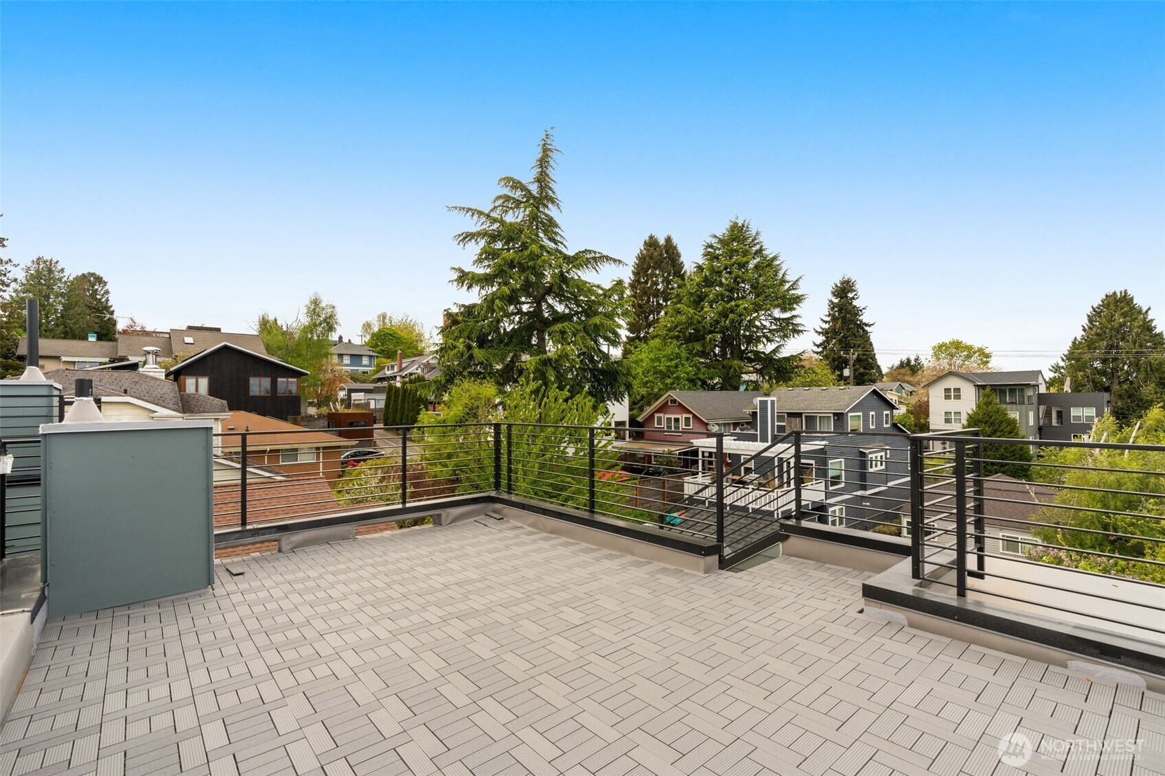 7403 Dayton Avenue North Seattle, WA 98103 - Photo 24 of 37