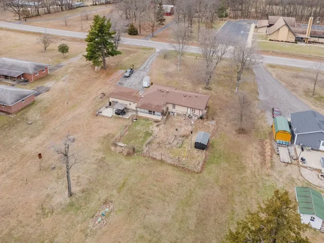 $167,000 | 17928 Highway 37, Johnston City, IL 62951