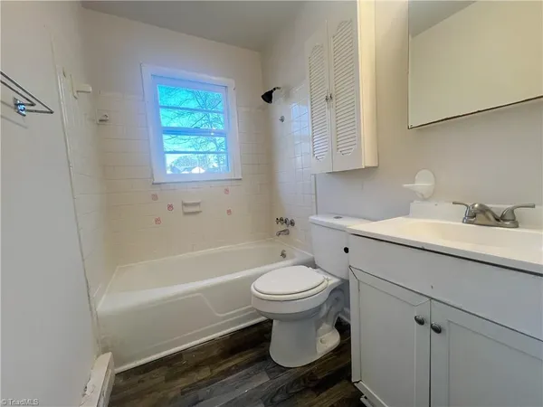 $1,325 | 2219 East Gate City Boulevard, Greensboro, NC 27401