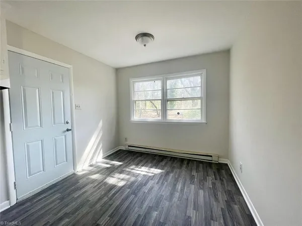$1,325 | 2219 East Gate City Boulevard, Greensboro, NC 27401
