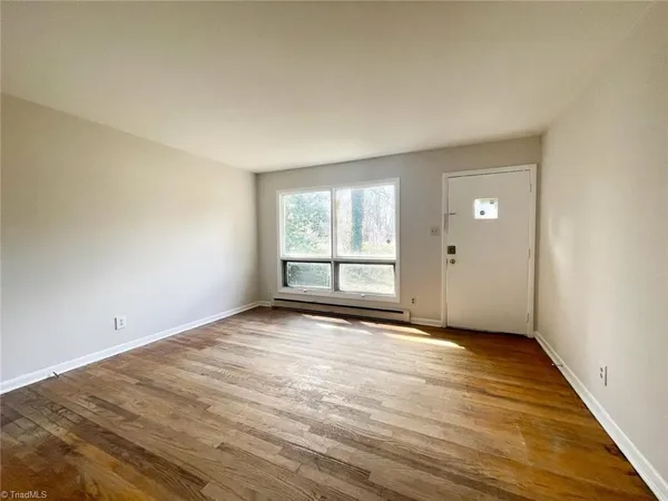 $1,325 | 2219 East Gate City Boulevard, Greensboro, NC 27401