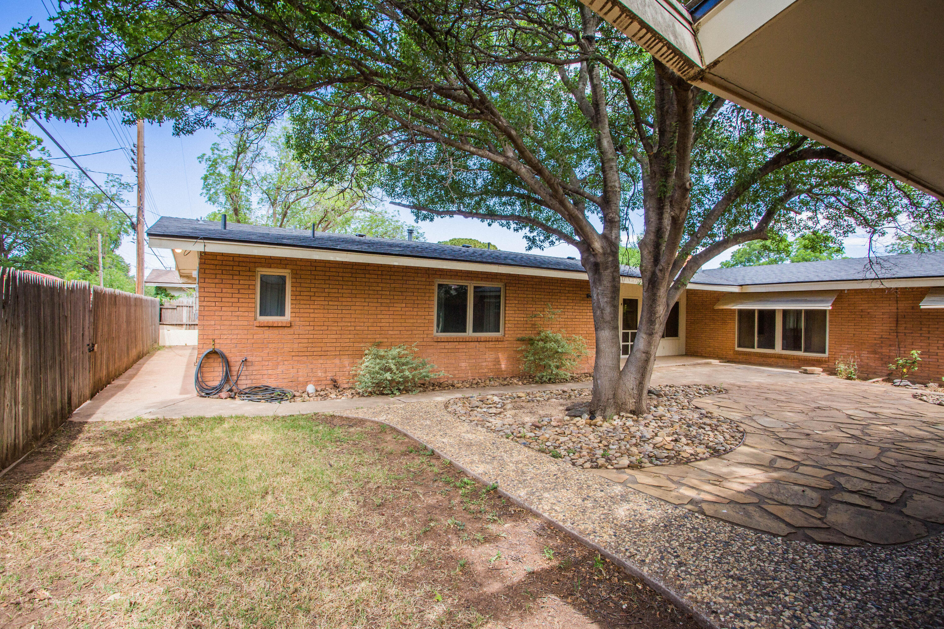 2313 58th Street Lubbock, TX 79412 - Photo 70 of 75 5V2A0171