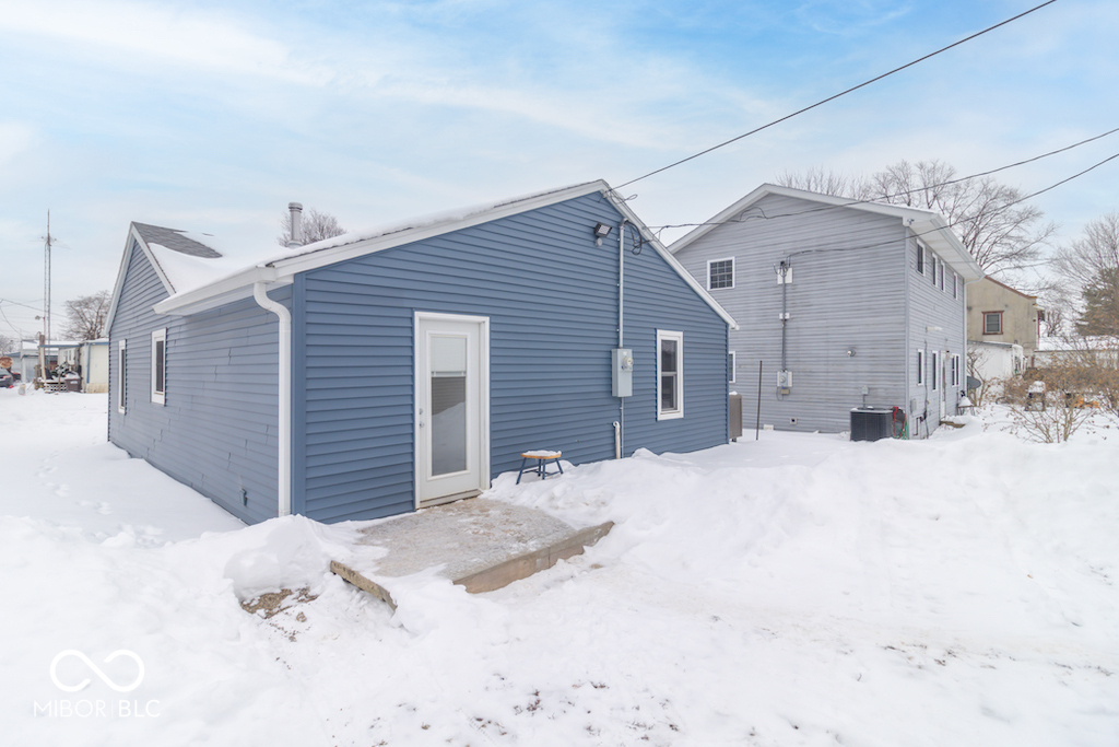 209 South Cory Street Mooreland, IN 47360 - Photo 5 of 31