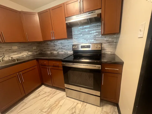 $90,000 | 7337 South South Shore Drive, Unit 519, Chicago, IL 60649