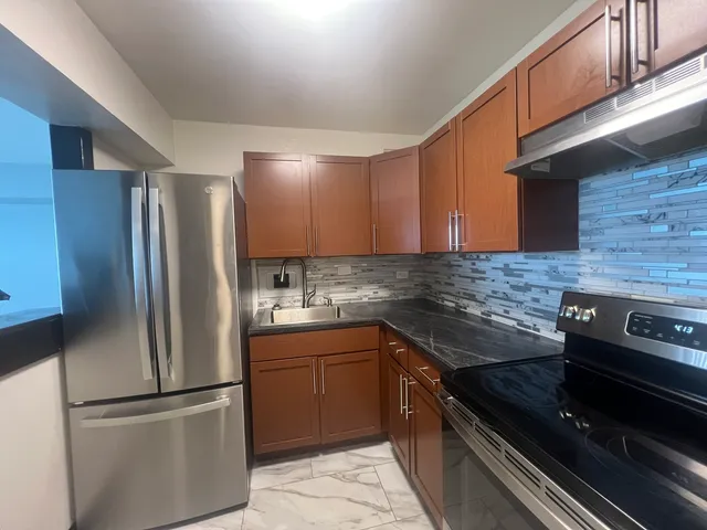 $90,000 | 7337 South South Shore Drive, Unit 519, Chicago, IL 60649