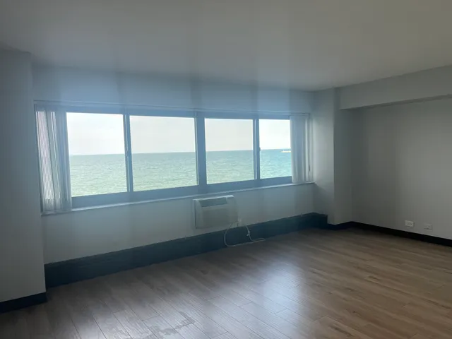 $90,000 | 7337 South South Shore Drive, Unit 519, Chicago, IL 60649