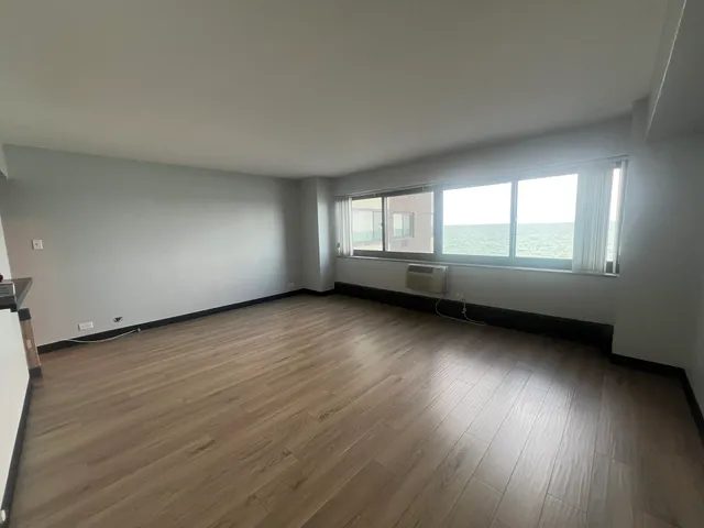 $90,000 | 7337 South South Shore Drive, Unit 519, Chicago, IL 60649