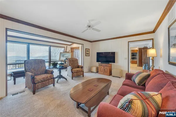 $1,395,000 | 12 Laurel Hill Drive, Newfoundland, NJ 07435