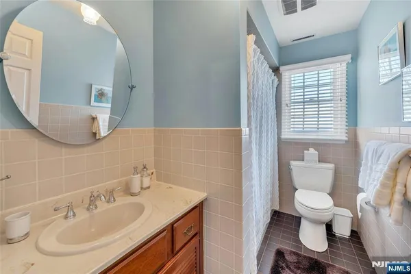 $1,395,000 | 12 Laurel Hill Drive, Newfoundland, NJ 07435