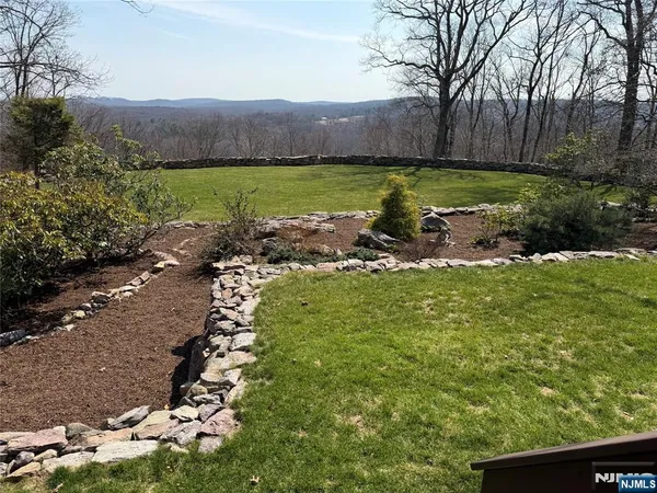 $1,395,000 | 12 Laurel Hill Drive, Newfoundland, NJ 07435