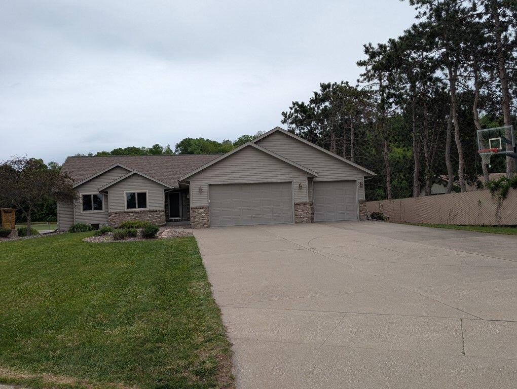 1007 3rd Avenue East Holmen, WI 54636 - Photo 1 of 25 1