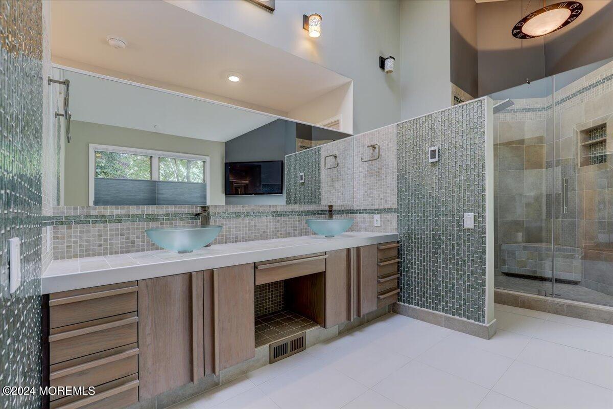 180 Hope Road Tinton Falls, NJ 07724 - Photo 34 of 50 42-180HopeRd_042
