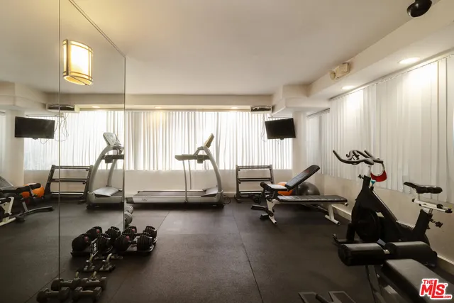 $649,000 | 4702 Fulton Avenue, Unit 304, Sherman Oaks, CA 91423