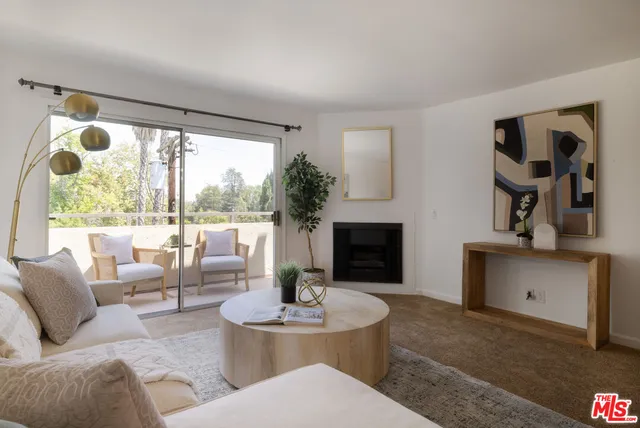 $649,000 | 4702 Fulton Avenue, Unit 304, Sherman Oaks, CA 91423