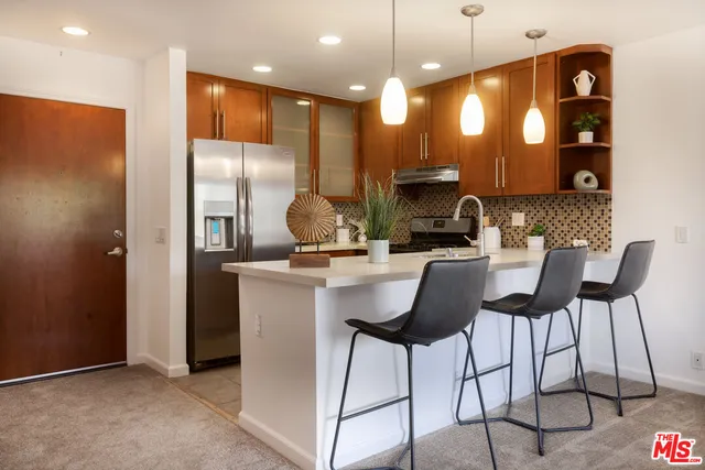 $649,000 | 4702 Fulton Avenue, Unit 304, Sherman Oaks, CA 91423