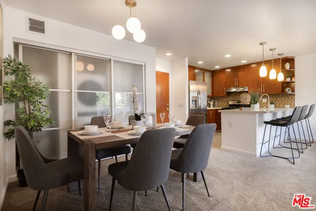 $649,000 | 4702 Fulton Avenue, Unit 304, Sherman Oaks, CA 91423