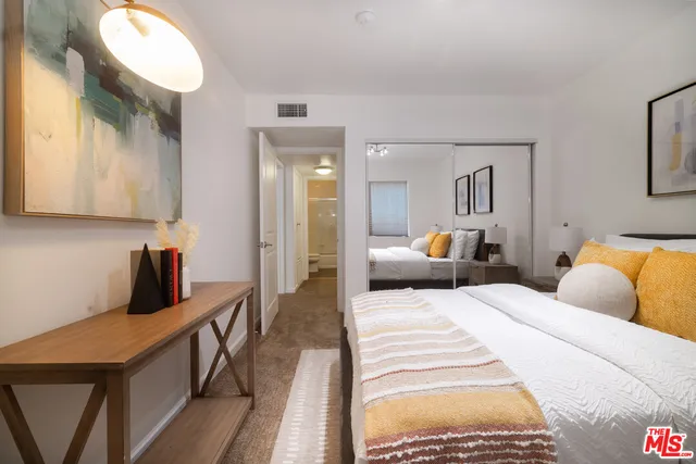 $649,000 | 4702 Fulton Avenue, Unit 304, Sherman Oaks, CA 91423