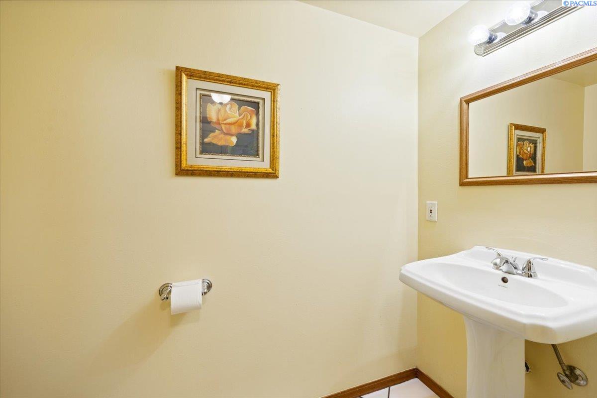 44208 South Fremont Road Kennewick, WA 99337 - Photo 14 of 28 Gallery Image 14