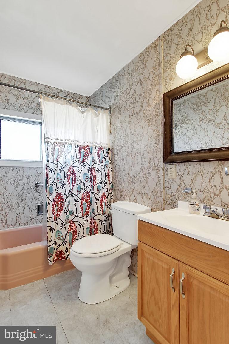 817 Gunnison Road York, PA 17404 - Photo 19 of 24
