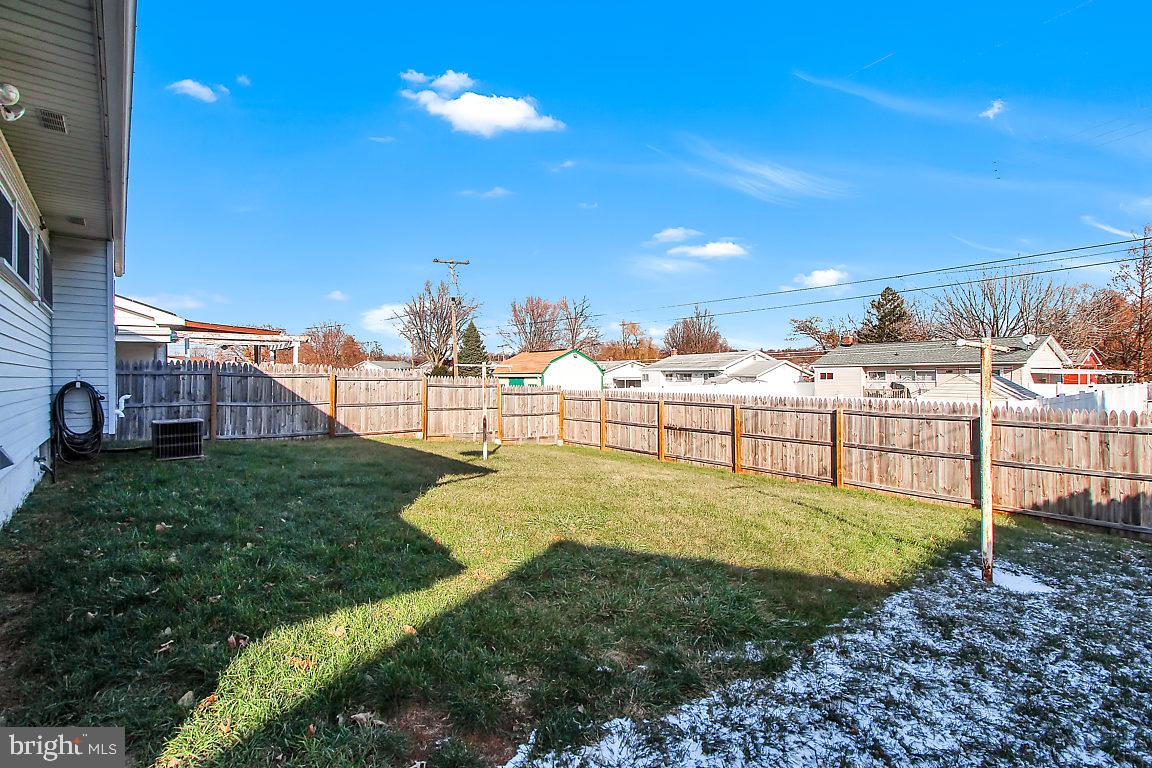 817 Gunnison Road York, PA 17404 - Photo 20 of 24
