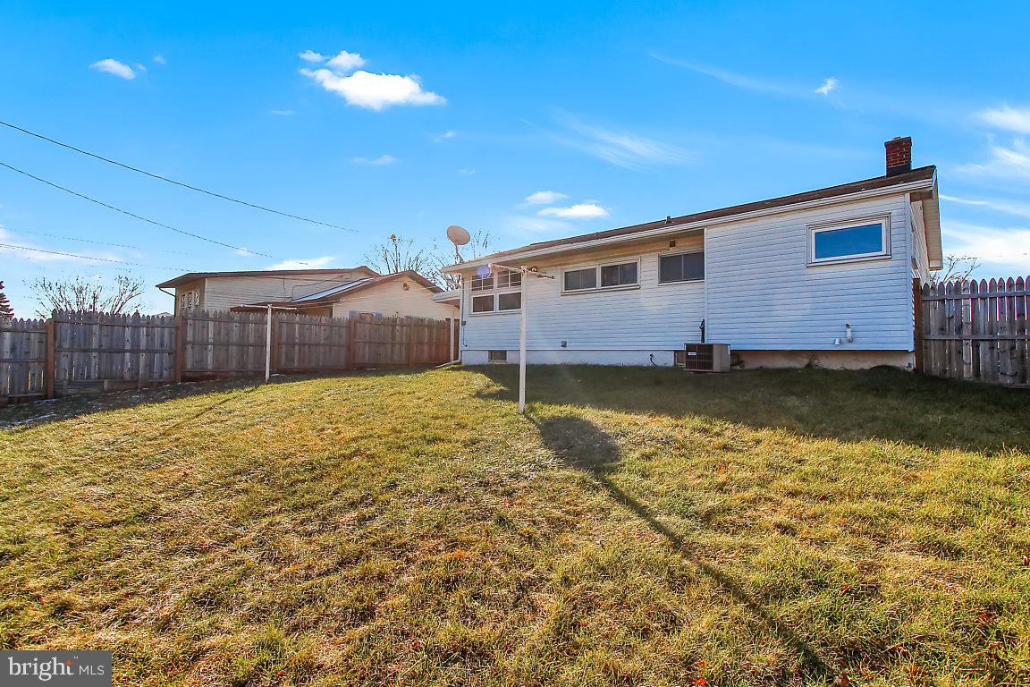817 Gunnison Road York, PA 17404 - Photo 22 of 24