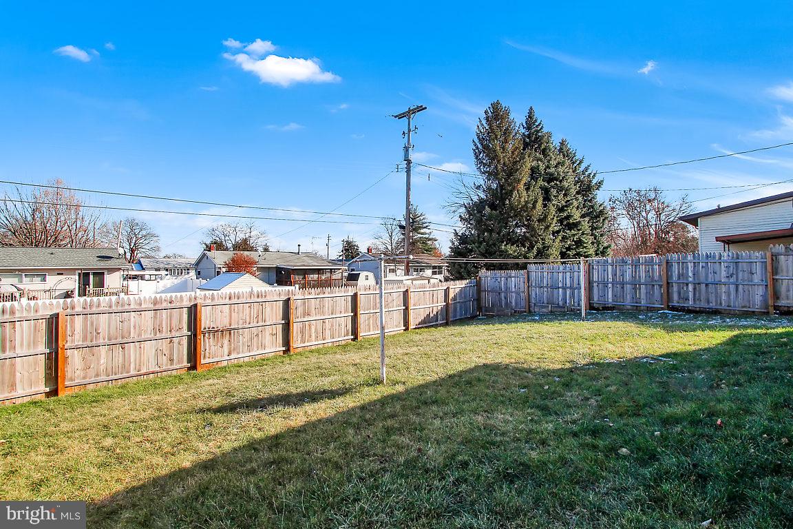 817 Gunnison Road York, PA 17404 - Photo 23 of 24