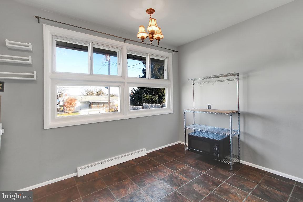 817 Gunnison Road York, PA 17404 - Photo 6 of 24