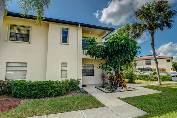 $2,200 | 7911 Eastlake Drive, Unit H, Boca Raton, FL 33433