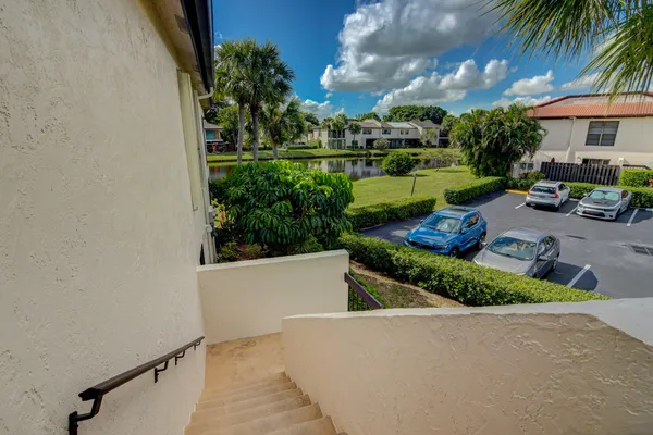 $2,200 | 7911 Eastlake Drive, Unit H, Boca Raton, FL 33433