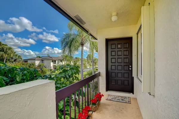 $2,200 | 7911 Eastlake Drive, Unit H, Boca Raton, FL 33433