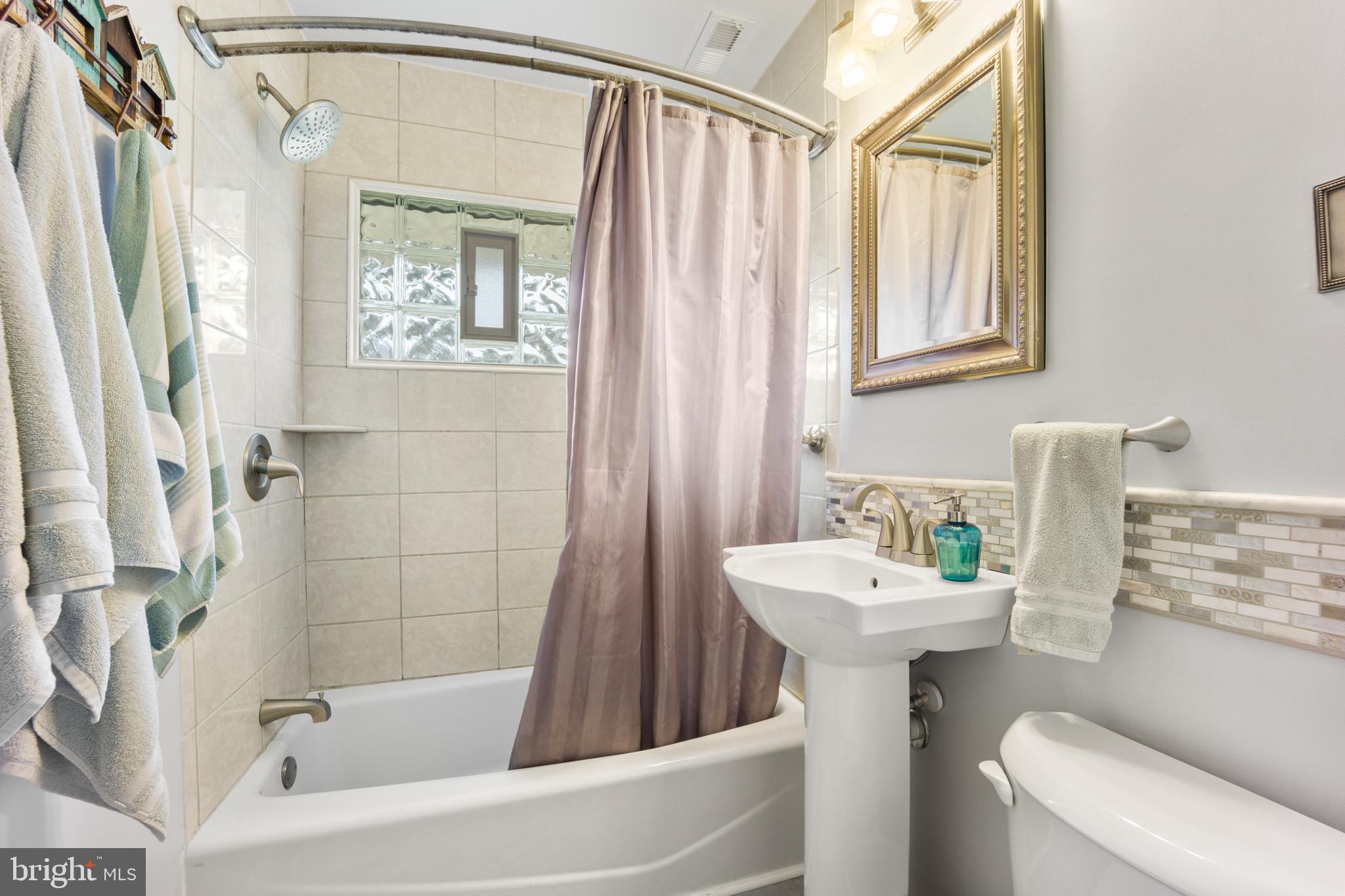 9349 Andover Road Philadelphia, PA 19114 - Photo 13 of 30 Gallery Image 13