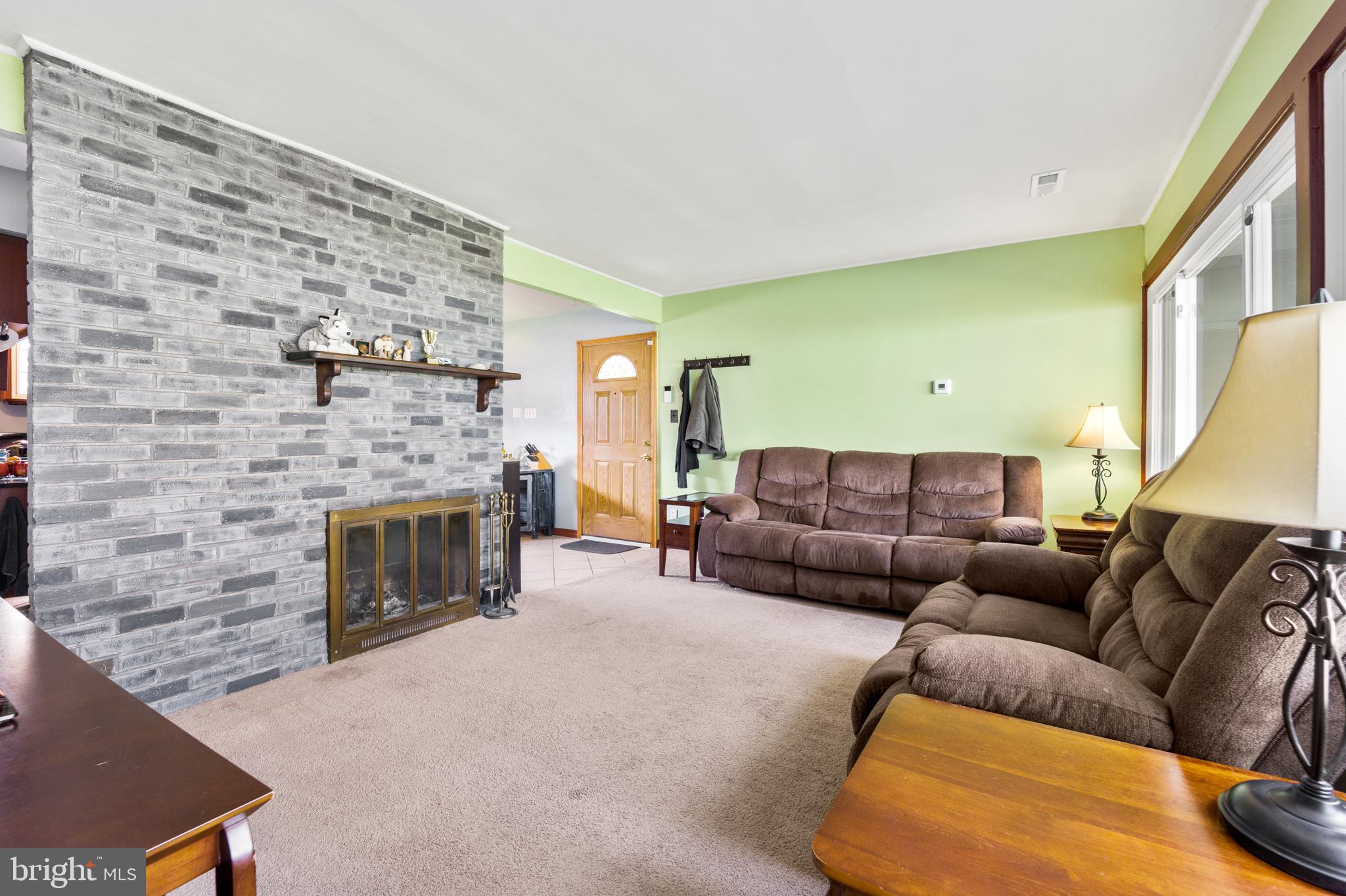9349 Andover Road Philadelphia, PA 19114 - Photo 4 of 30 Gallery Image 4
