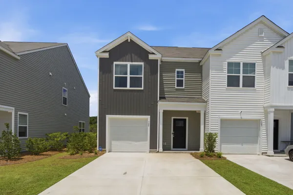 $320,000 | 125 Yarrow Way, Moncks Corner, SC 29461