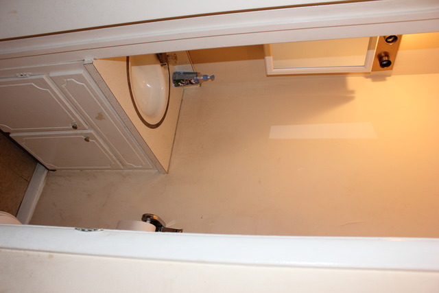 1178 Nantucket Road Aurora, IL 60506 - Photo 6 of 24 a bathroom with a shower and a sink