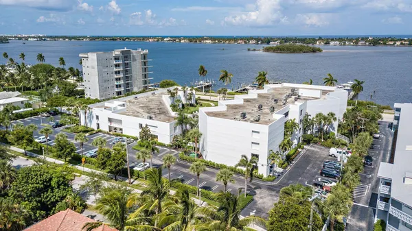 $3,850 | 3701 South Flagler Drive, Unit B303, West Palm Beach, FL 33405