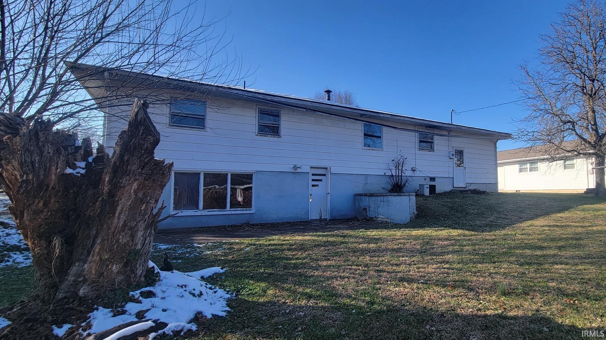 408 Northeast 18th Street Washington, IN 47501 - Photo 2 of 10