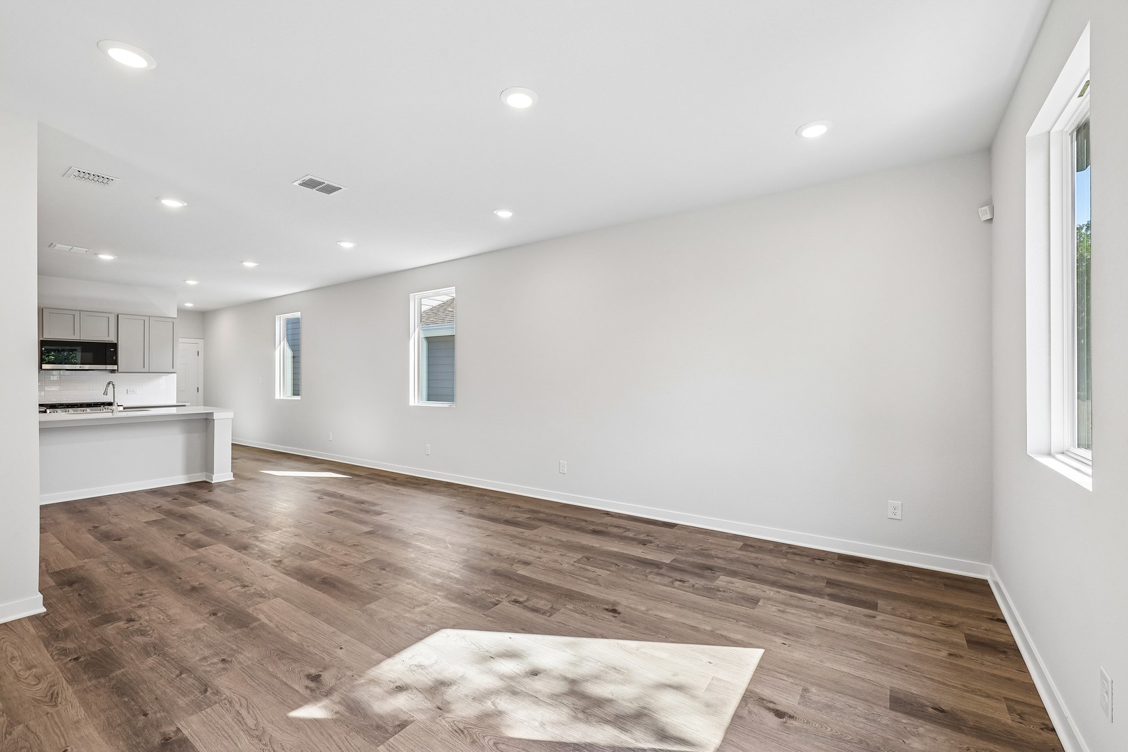 212 Bendecido Loop Elgin, TX 78621 - Photo 6 of 38